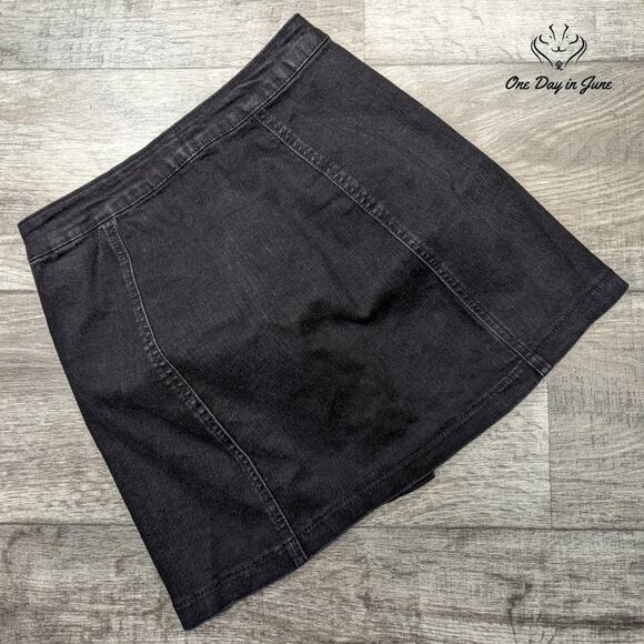 Papaya High Rise Denim Mini Skirt Size S - Picture 5 of 5